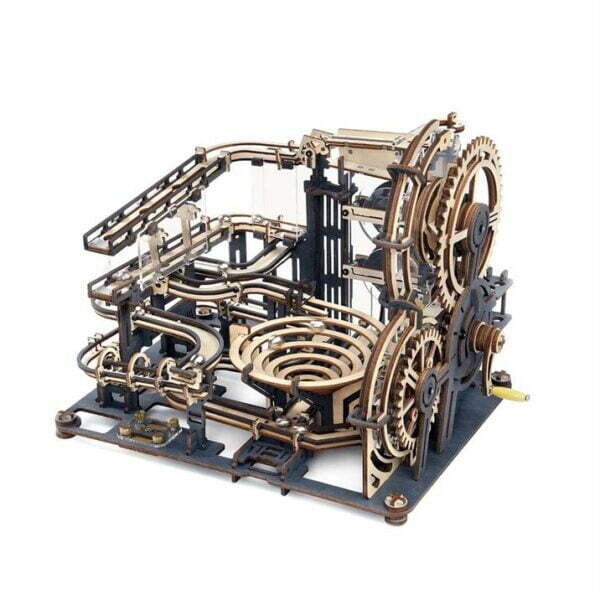 Une maquette de puzzle 3d d'une machine combinant métal et bois, par robotime.