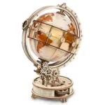 Une maquette robotime d'un globe en bois qui sert de puzzle 3D avec des engrenages sur un support.
