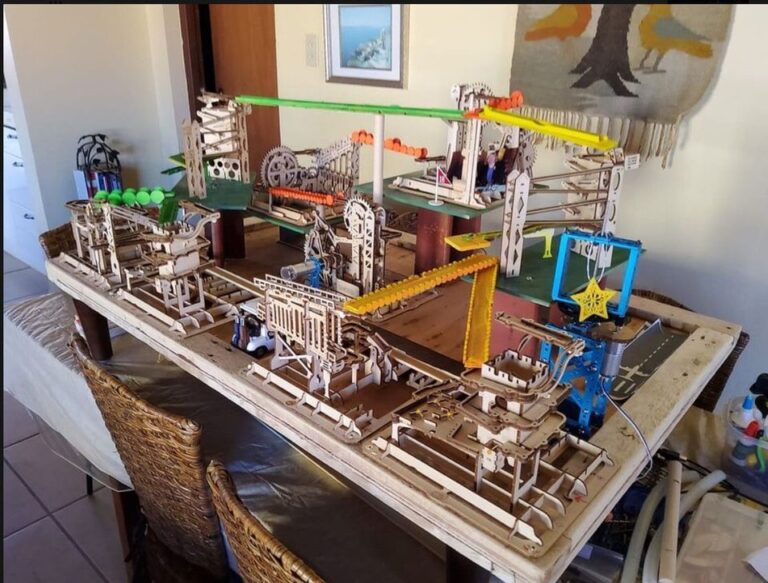 Guide d'assemblage des puzzles 3D en bois lazy Un train puzzle 3D en bois de ROKR.