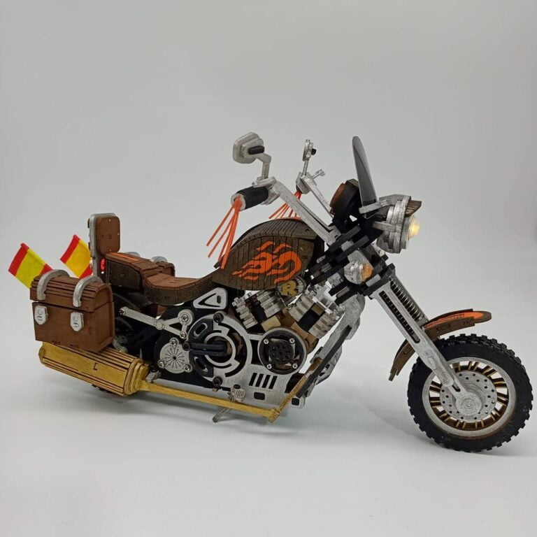 Guide d'assemblage des puzzles 3D en bois lazy Une moto 3D puzzle ROKR est affichée sur un fond blanc.