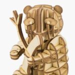Un puzzle 3D représentant une sculpture de panda avec un arc et des flèches.
