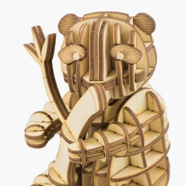 Un puzzle 3d reprÃ©sentant une sculpture de panda avec un arc et des flÃ¨ches.